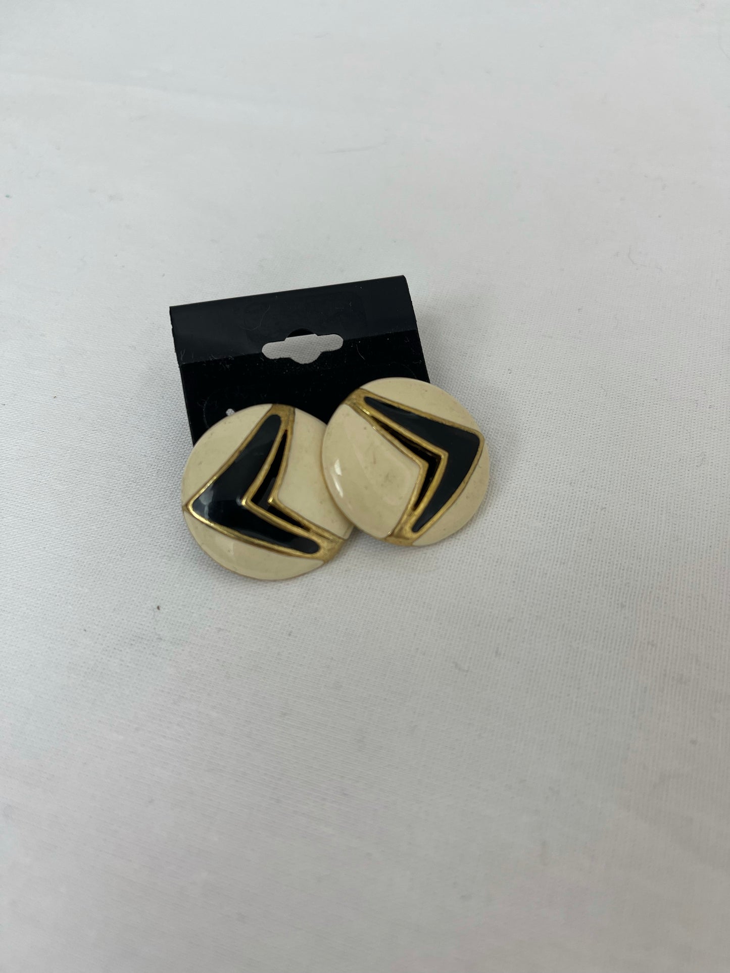 Vintage Ivory & Black Circle Earrings